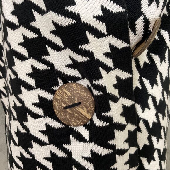 Katie Todd Knit shawl wrap Houndstooth large buttons 60”x15” - Picture 2 of 14